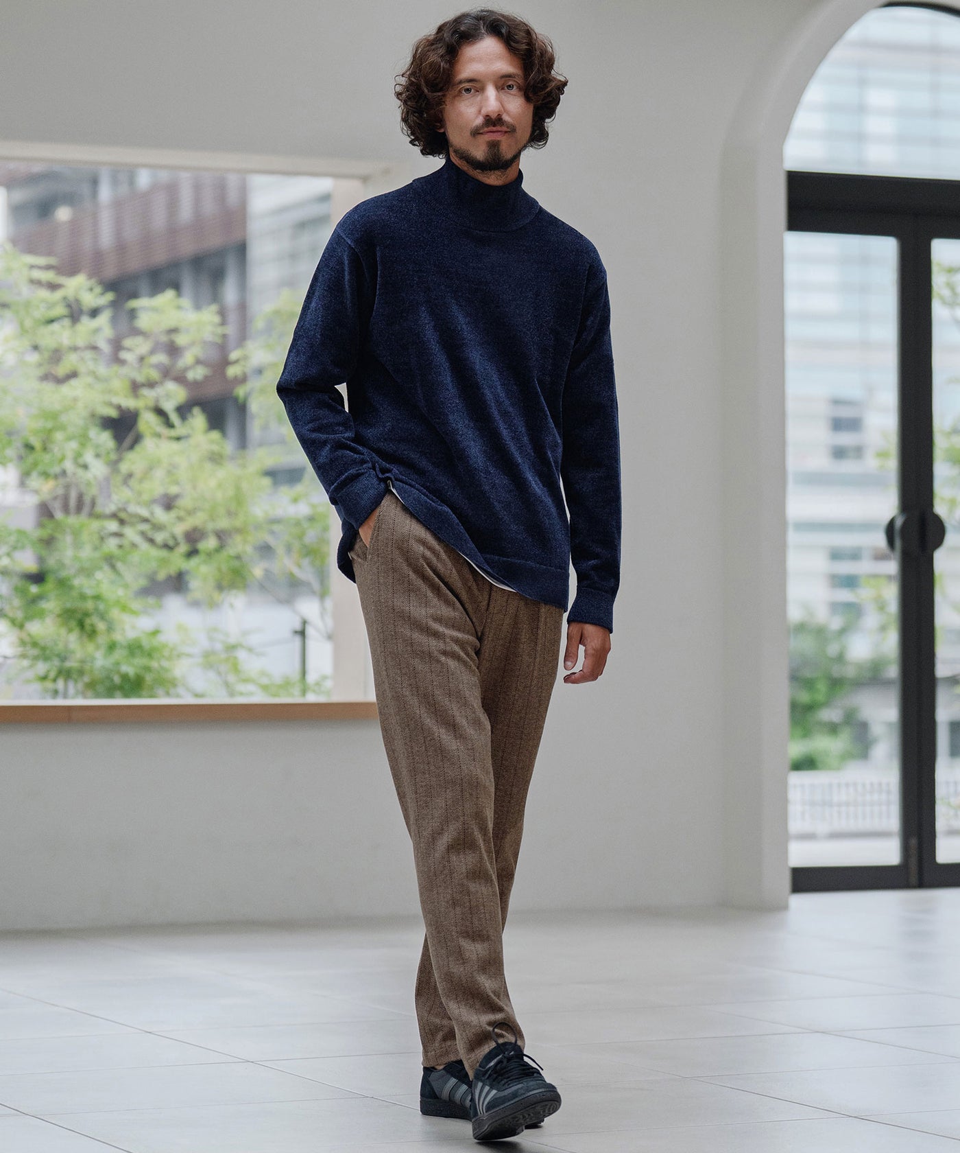 テーパードパンツ(ヘリンボーン)