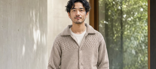 【40代メンズ】「黒・紺ばかりで地味」問題の正解はこれ | 10月コーデ