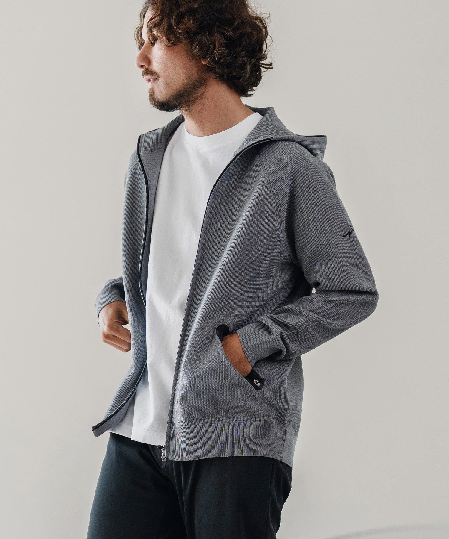 ニットパーカー(止水ZIPポケット付き)