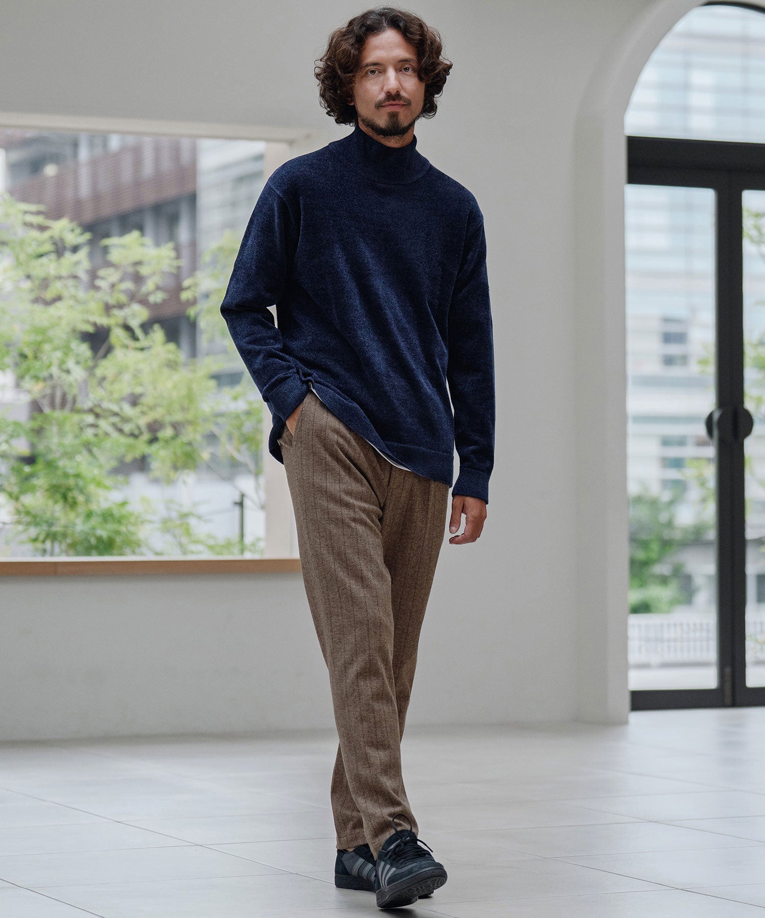 テーパードパンツ(ヘリンボーン)