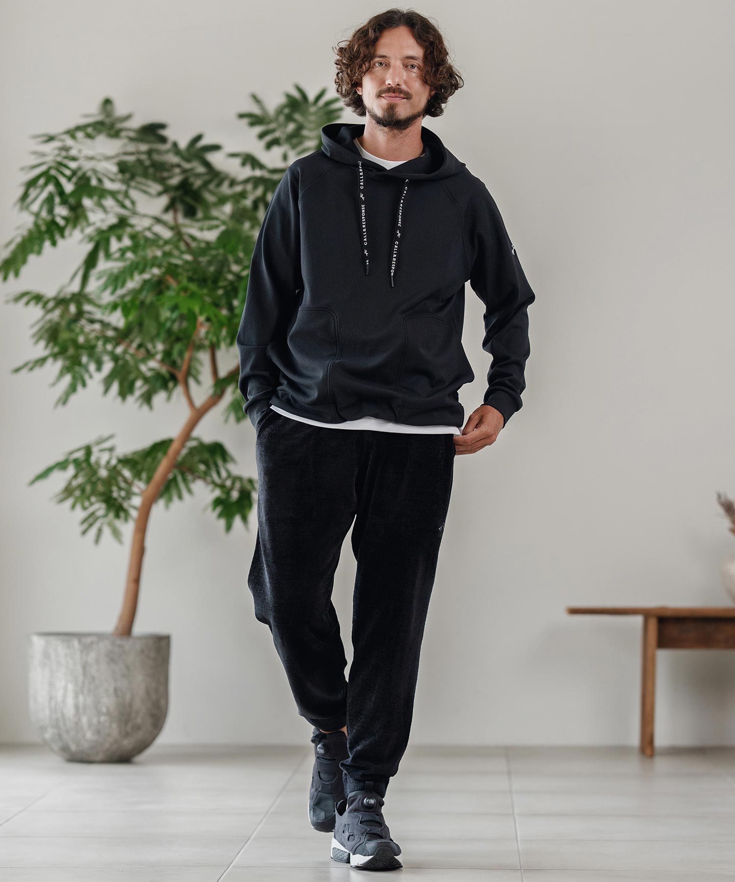 Lululemon ブラック ジャケットとパンツのセット S サイズ Women's Shiny Black Pants | lululemon