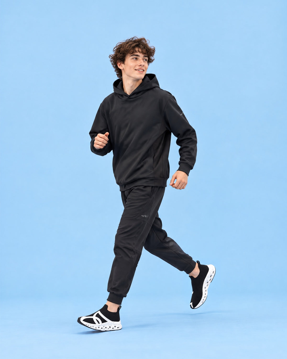 ACTIVE & SPORTS