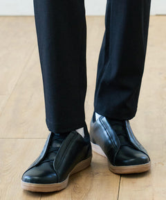 スマカジレザースニーカー
