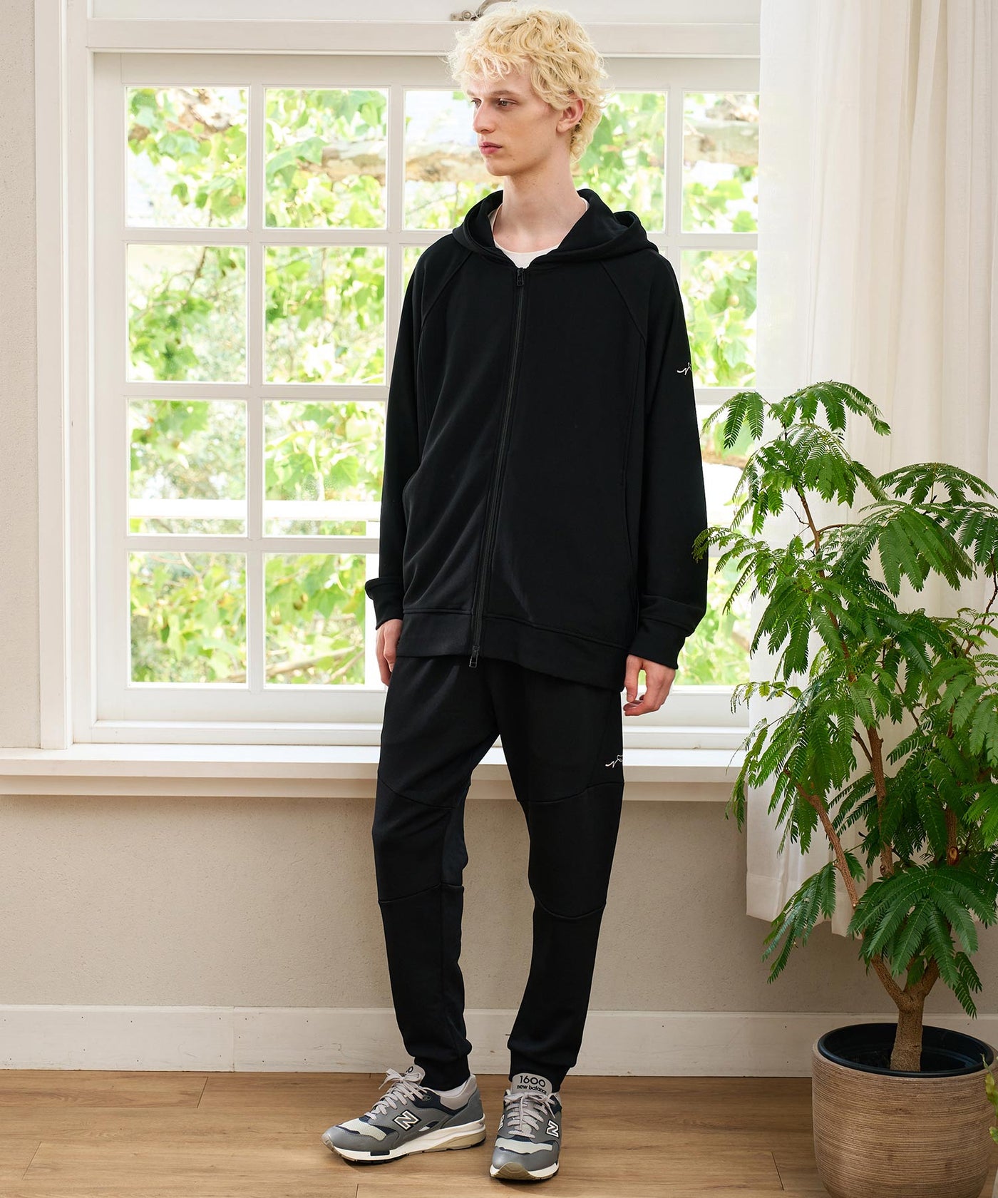 TOPS ／ ほぼジャージ/裏起毛ZIPパーカー¥16,500(税込) 9月19日(土)販売